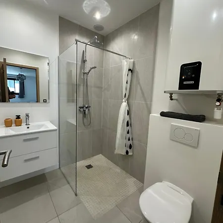 Daire Grand Renove Proche ! Nice