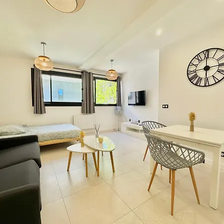 Apartamento Grand Renove Proche ! *